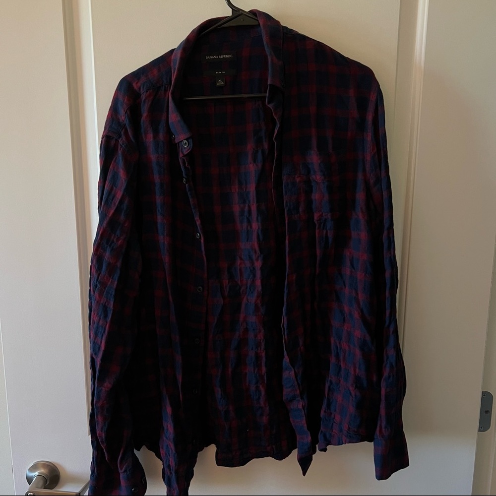 Banana Republic navy/red light weight button down